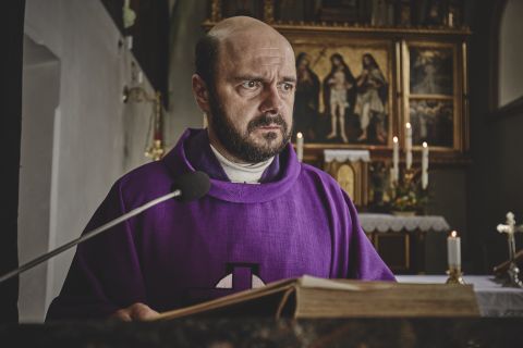 Clergy (92)